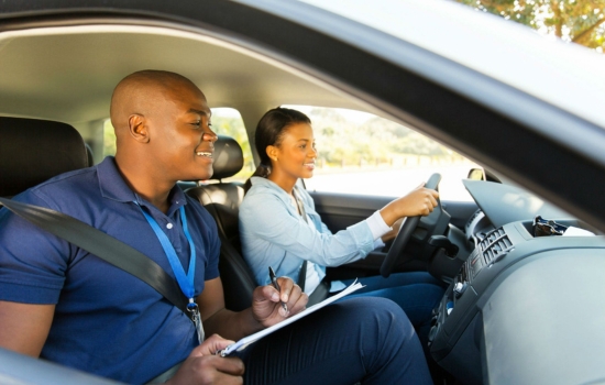 Aprende a conducir paso a paso con ayuda digital