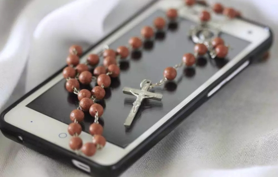 Reza el rosario de forma fácil y accesible