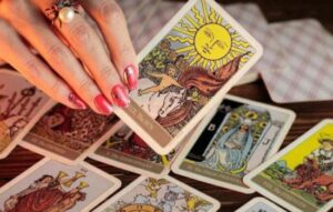 Tarot del universo: Los mejores apps para leer tu vida